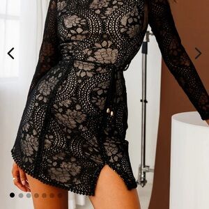 Selfie Leslie Black Floral Lace Dress